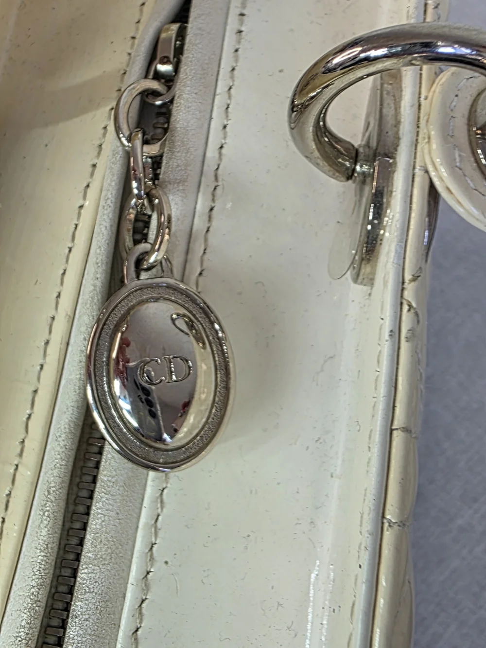 Christian Dior Patent Cannage Large Lady Dior - Picture 4 of 15